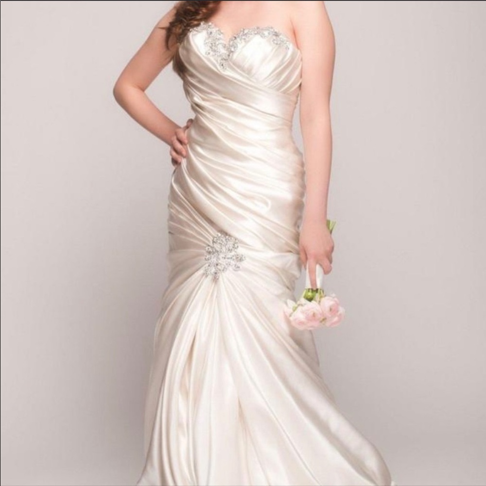 Pnina Tornai Wedding Dress Rushed Heart Neck Mermaid Gown Size 6